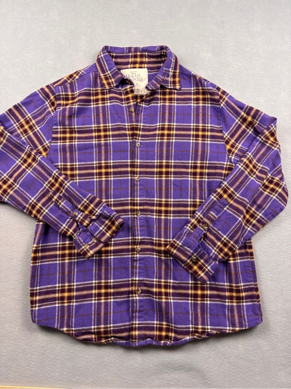 Disney Hocus Pocus Sarah Amuck Flannel Shirt Large Purple Plaid Cakeworthy - Picture 2 of 6